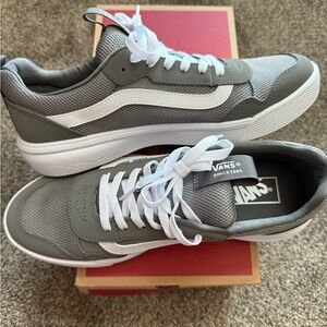 NEW IN BOX Vans Men's Ultrarange EXO size 10.5